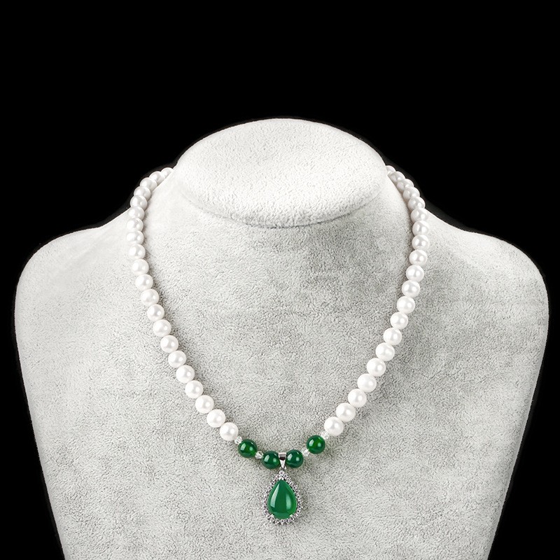 Women's Elegant Pearl Necklace Teardrop Imitation Jade Pendant Necklace