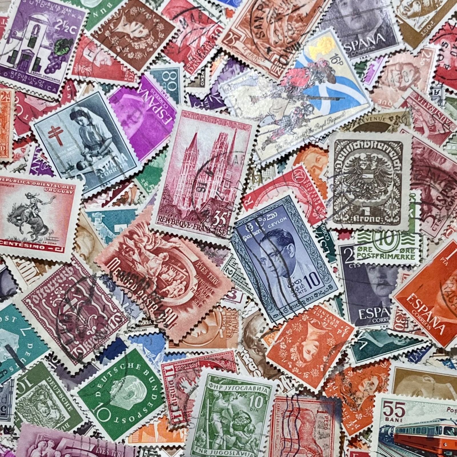 Vintage World Stamp Lot Pre 1967- Lot of 50 Stamps--no duplicates Vintage World Stamp Lot Pre 1967- Lot of 50 Stamps--no duplicates