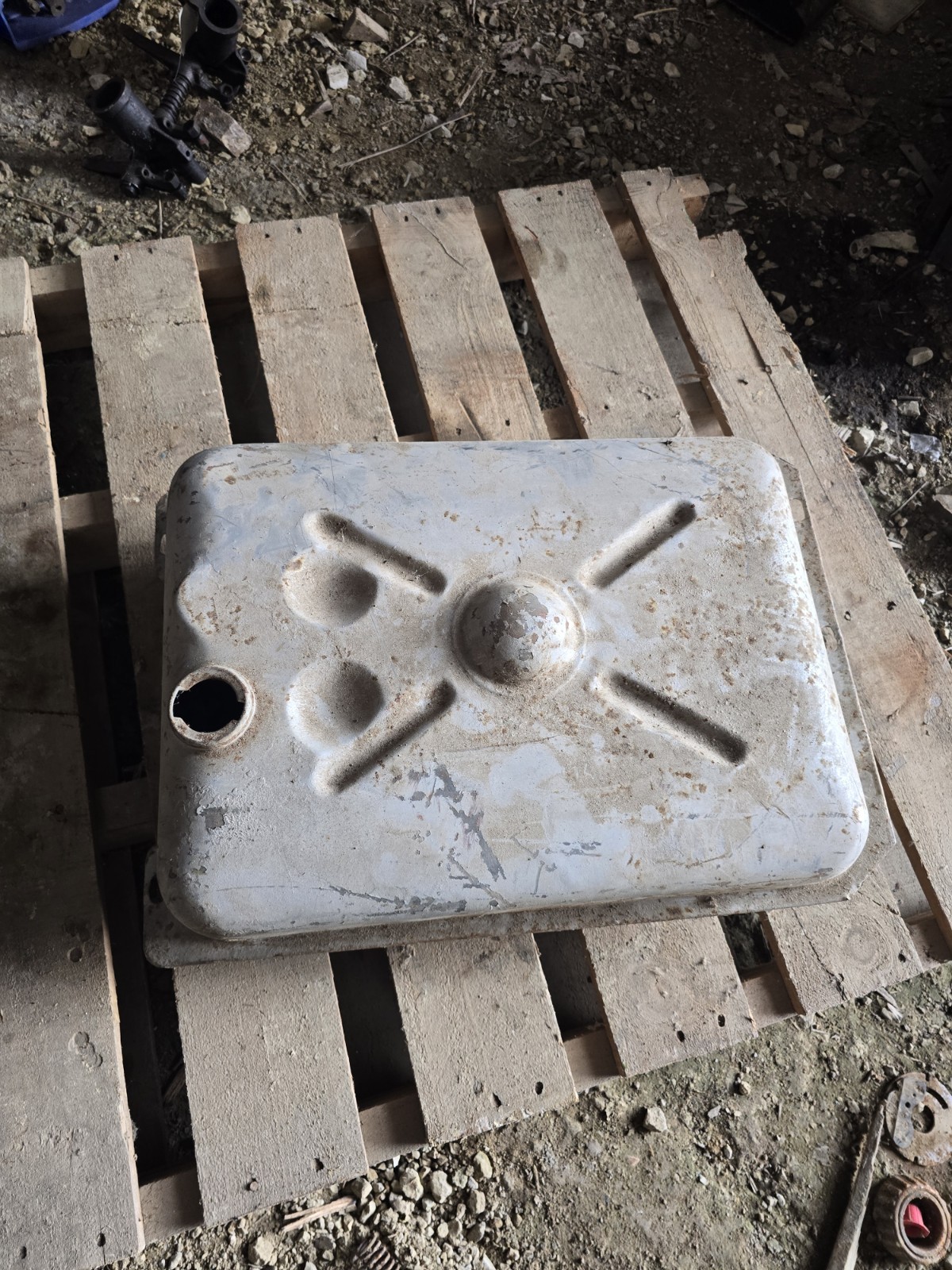 9N9002 1103-3421 Tractor Fuel Tank Ford Tractors 9N 2N 8N Gas Tank 9N9002 1103-3421 Tractor Fuel Tank Ford Tractors 9N 2N 8N Gas Tank