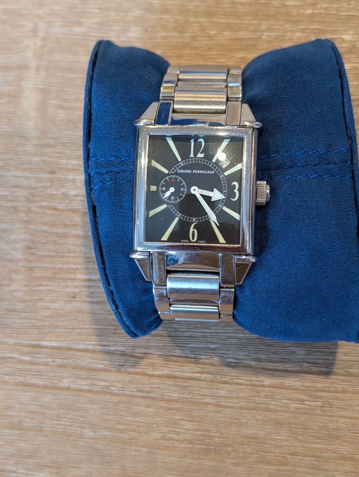 Girard-Perregaux Vintage 1945 automatic date ref. 2583 / 25830-0-11-6146