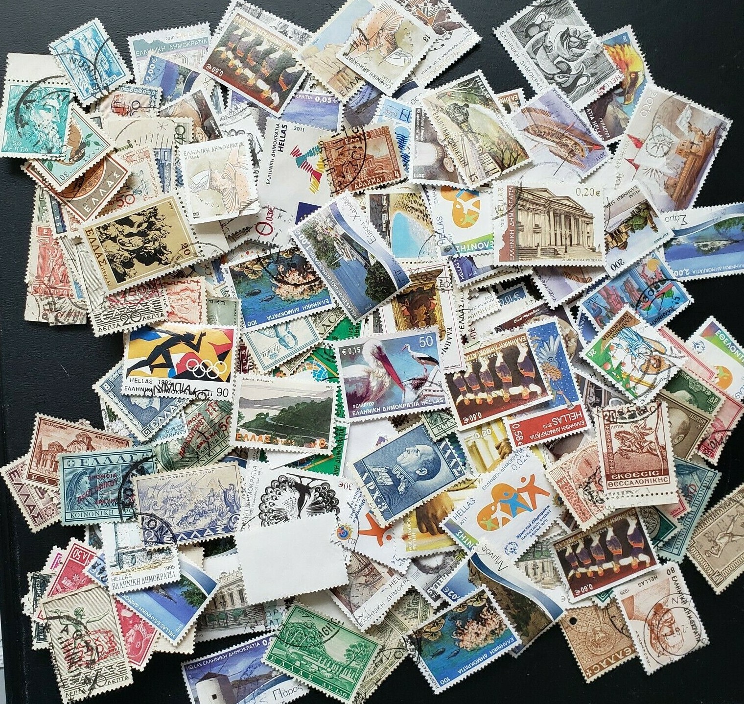 GREECE. STAMP PACKET LOTS. 100 DIFFERENT BUY MORE SAVE MORE GREECE. STAMP PACKET LOTS. 100 DIFFERENT BUY MORE SAVE MORE