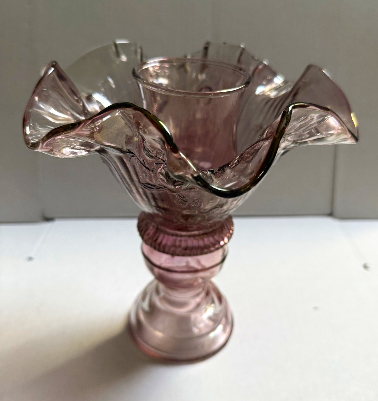 Fenton Glass Flower Cabbage Candle Holder, Decorative Floral Free-Standing Fenton Glass Flower Cabbage Candle Holder, Decorative Floral Free-Standing