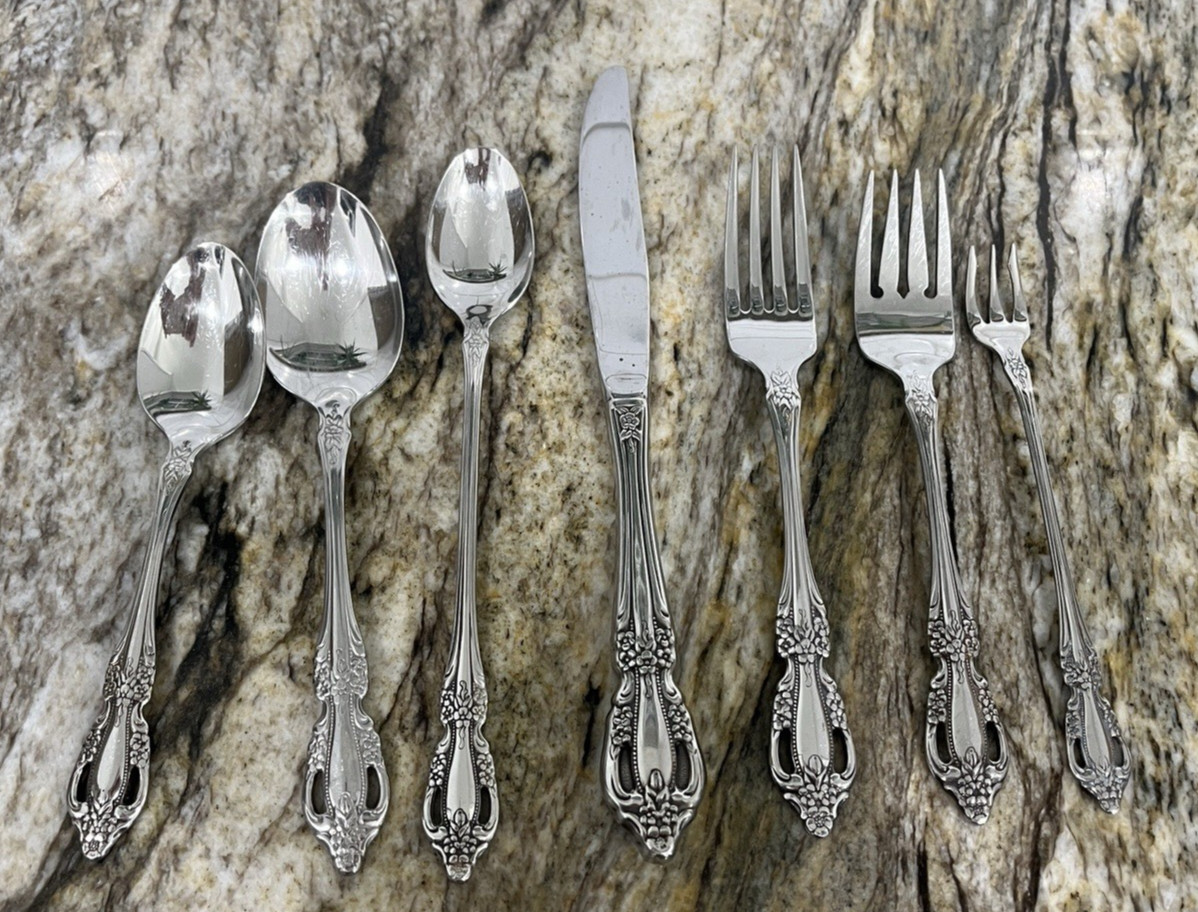 Oneida Raphael Distinction Deluxe Stainless Flatware 7 Piece Place Setting