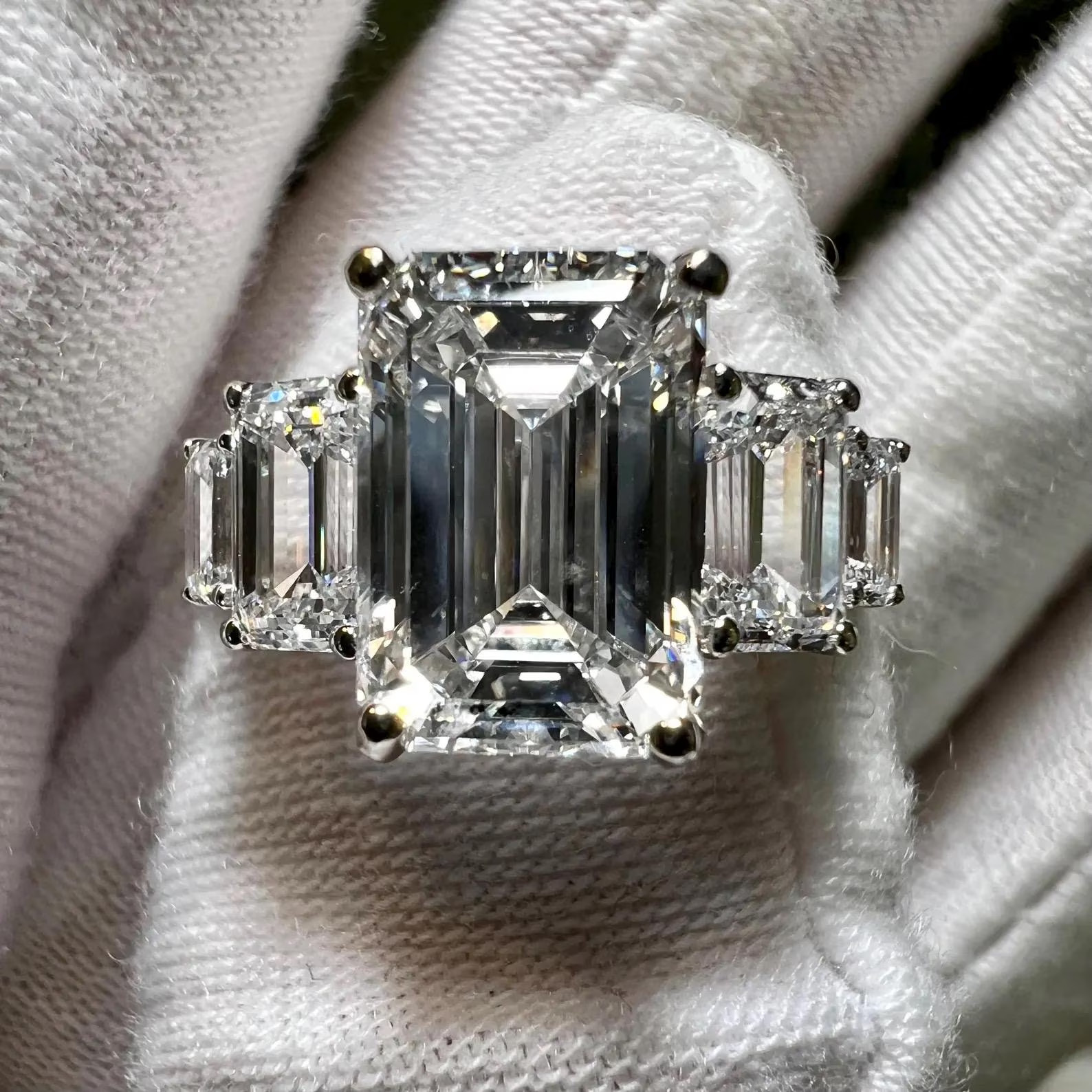 IGI 4.50 Ct Emerald-Cut EF/VS1 Lab Grown Diamond Engagement Ring 14K White Gold