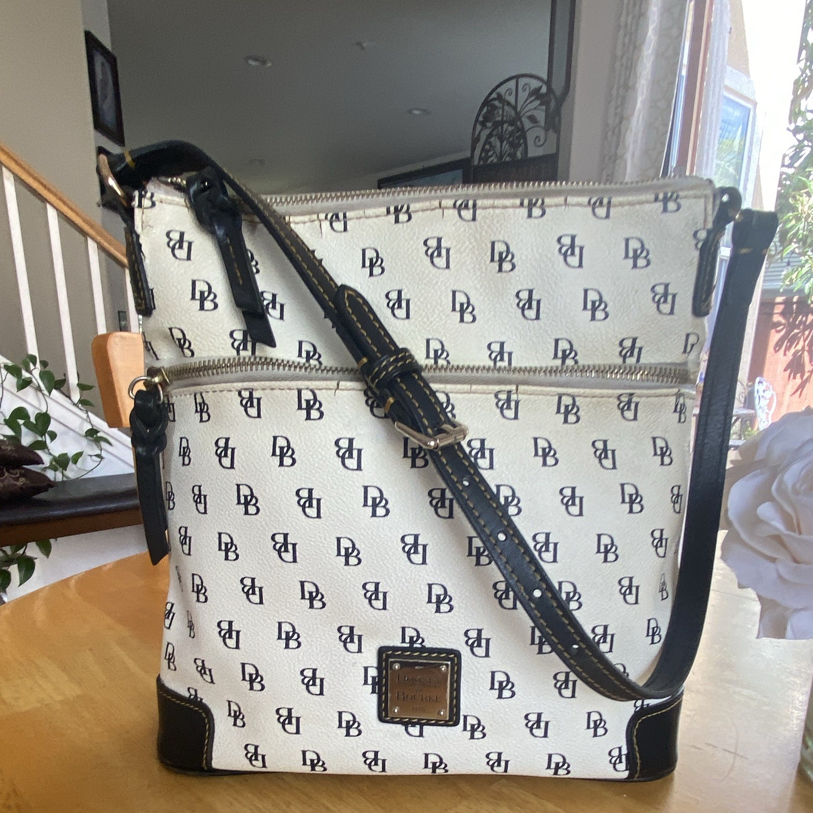 Dooney Bourke Dooney Bourke