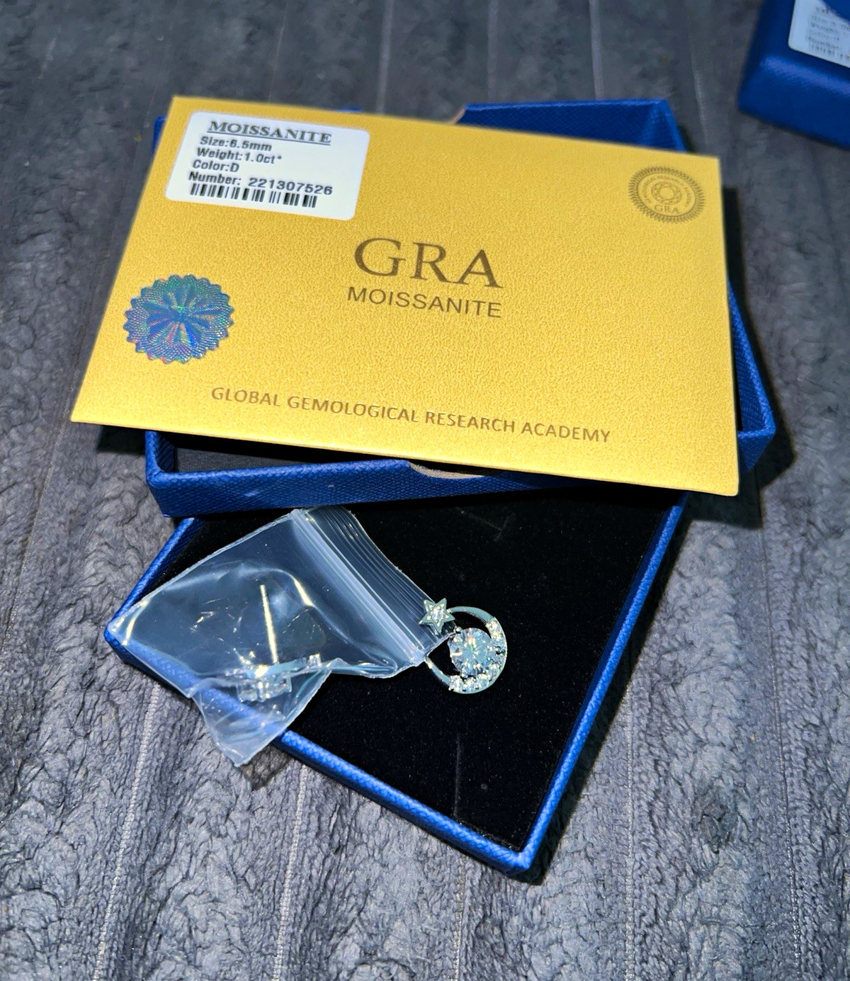 GRA Moissanite 1.0ct earrings Excellent Round Cut 6.5mm GRA Certified GRA Moissanite 1.0ct earrings Excellent Round Cut 6.5mm GRA Certified