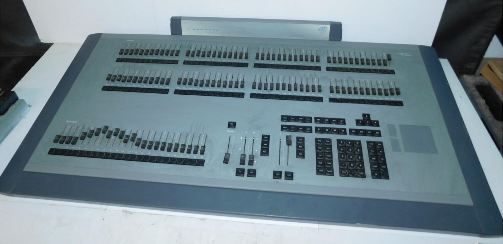 ETC Express 48/96 Lighting Control Console - NO POWER SUPPLY   (ZBZ32)