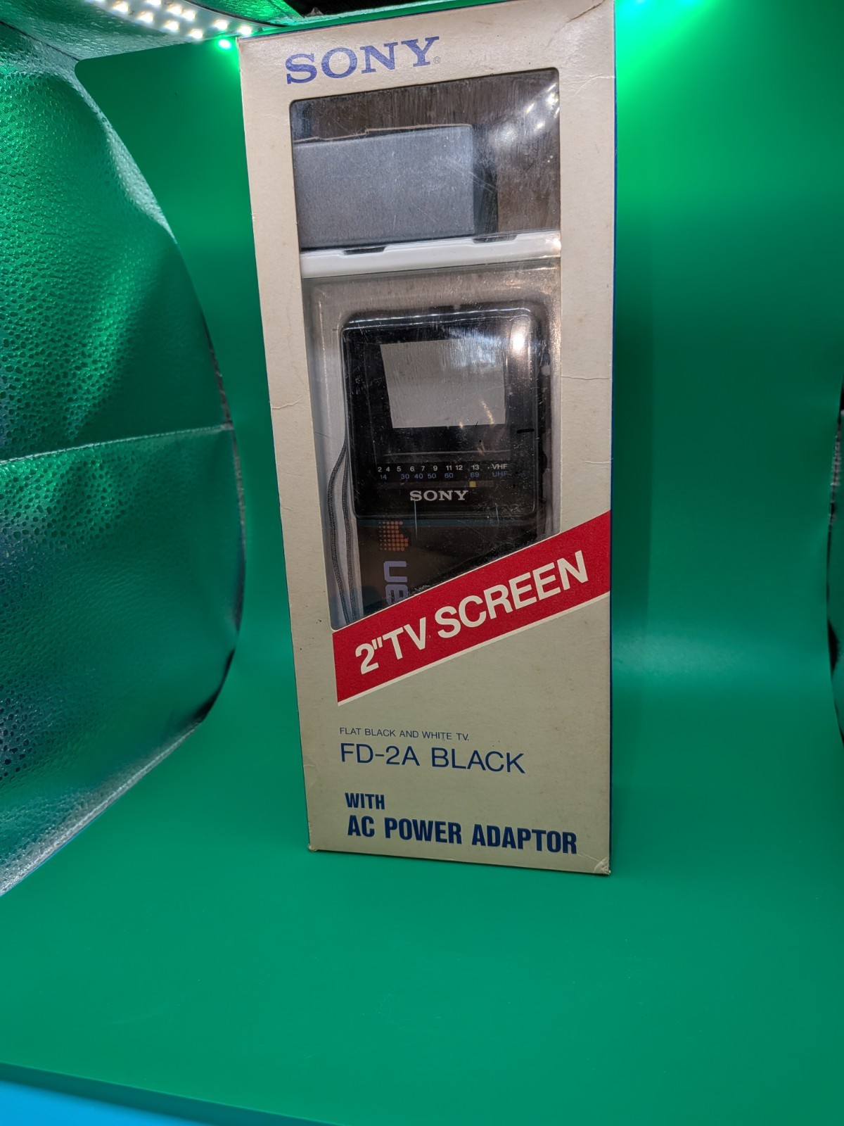 Vintage 1986 Sony Watchman Flat Black & White TV FD-2A Tested w/Box Vintage 1986 Sony Watchman Flat Black & White TV FD-2A Tested w/Box