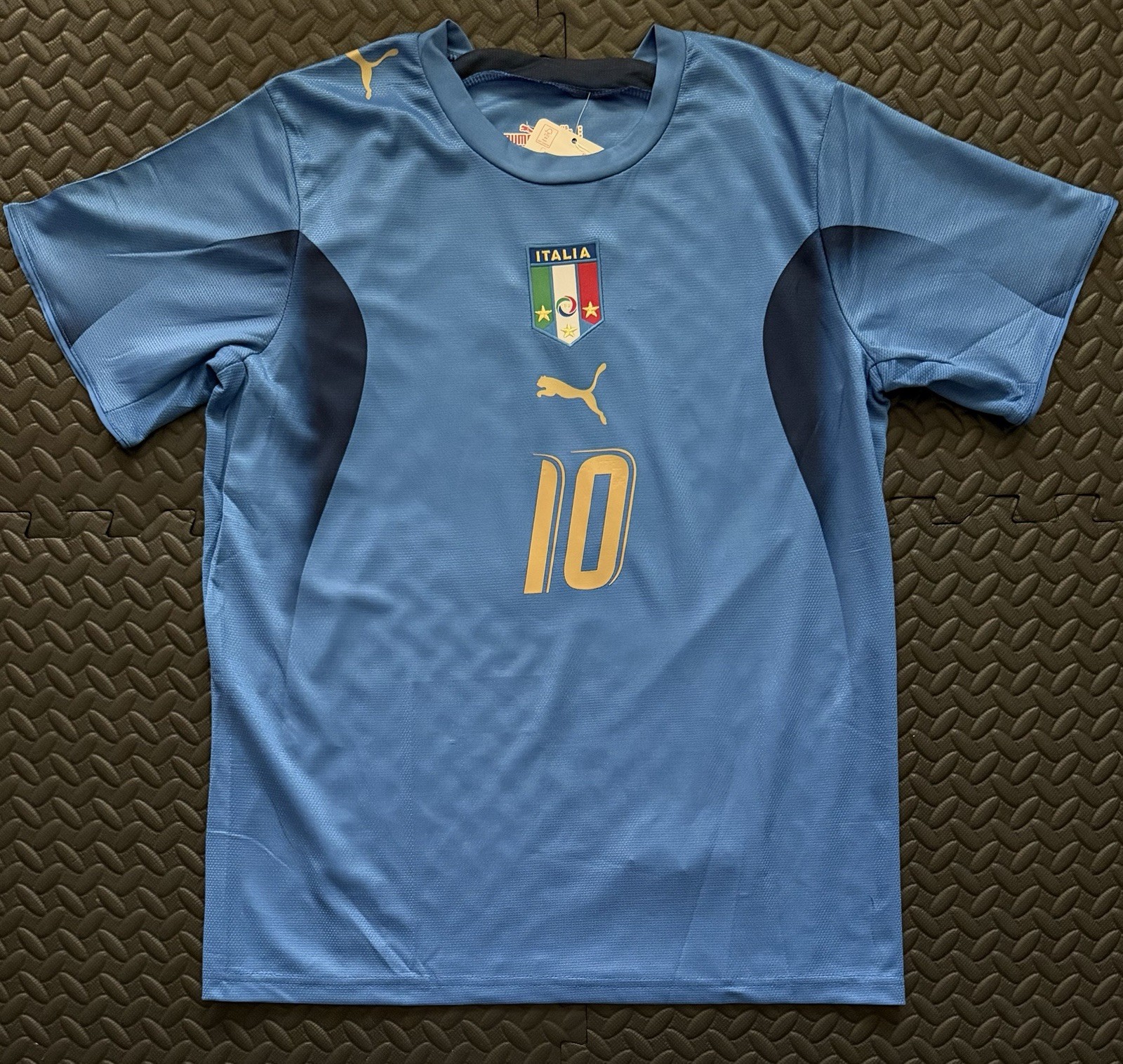 Totti Italy Home Retro Jersey Size XL #10 World Cup 2006 Vintage Football Shirt Totti Italy Home Retro Jersey Size XL #10 World Cup 2006 Vintage Football Shirt