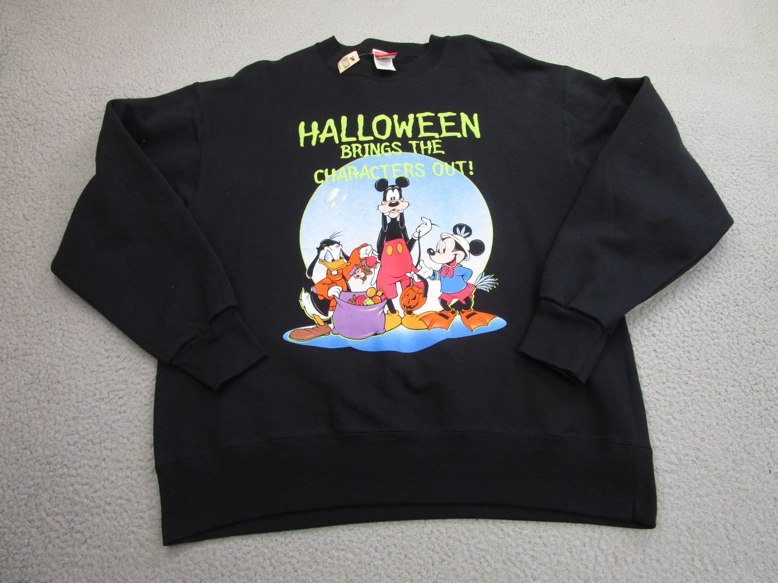 Vintage Disney Halloween Brings The Characters Out Black Crewneck XL USA 90s y2k Vintage Disney Halloween Brings The Characters Out Black Crewneck XL USA 90s y2k
