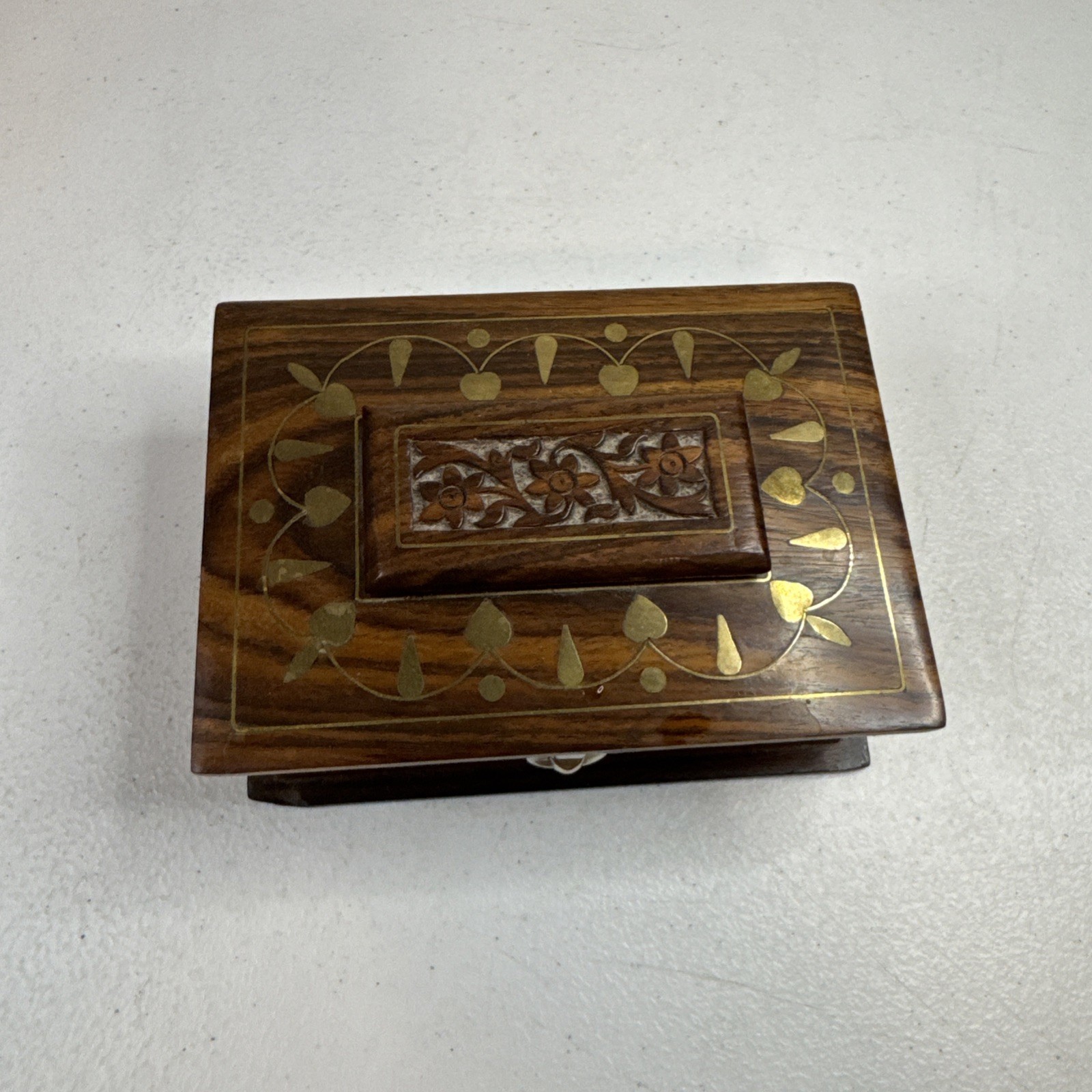 Vintage Hand Carved Ornate Wood Box, Gold Leaf Inlay India 6”x 4” x 2.5” Vintage Hand Carved Ornate Wood Box, Gold Leaf Inlay India 6”x 4” x 2.5”