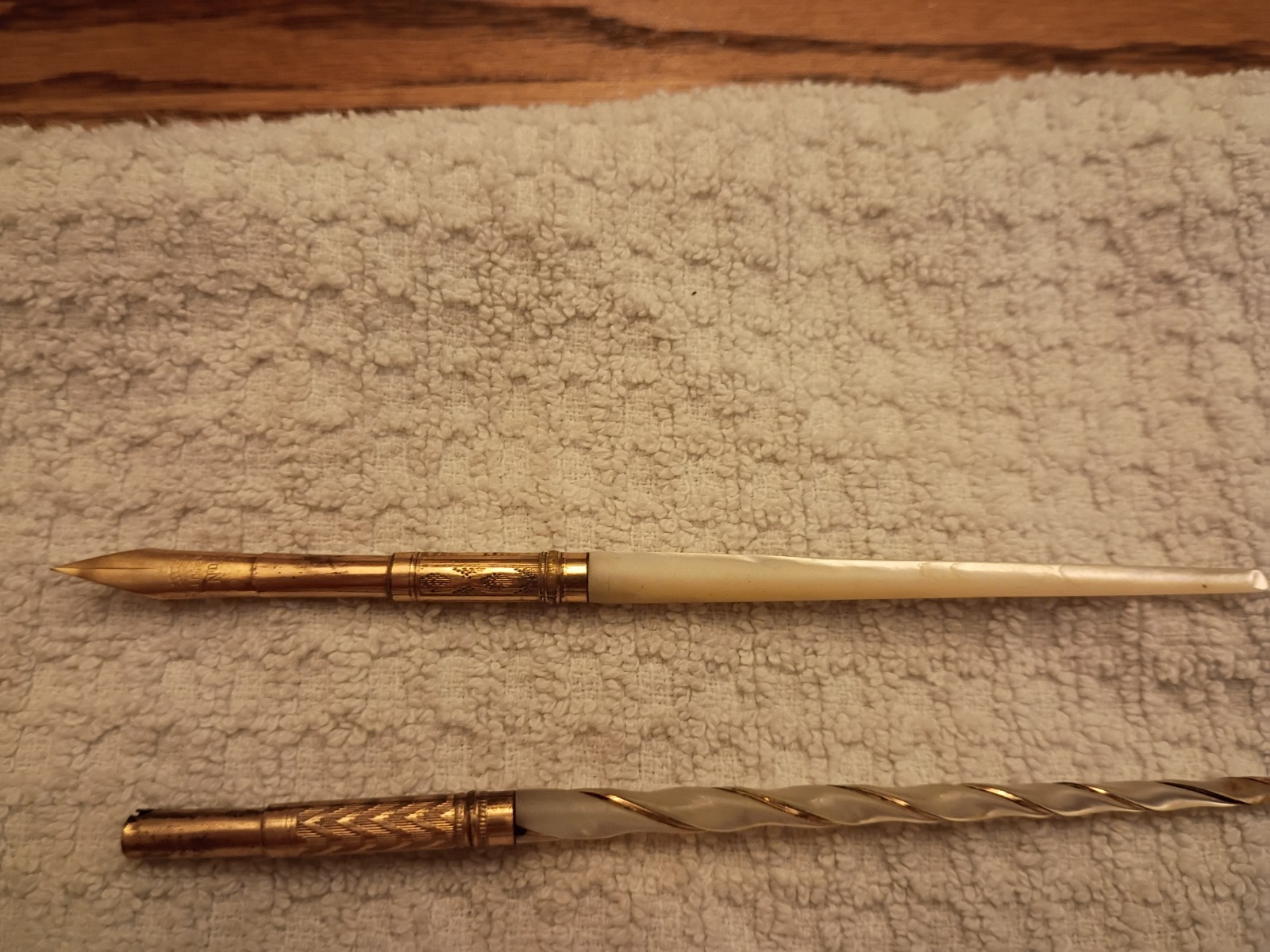 Set of 2 Antique Mother of Pearl Dip Pens 1 Broken Nib, gold tone Set of 2 Antique Mother of Pearl Dip Pens 1 Broken Nib, gold tone
