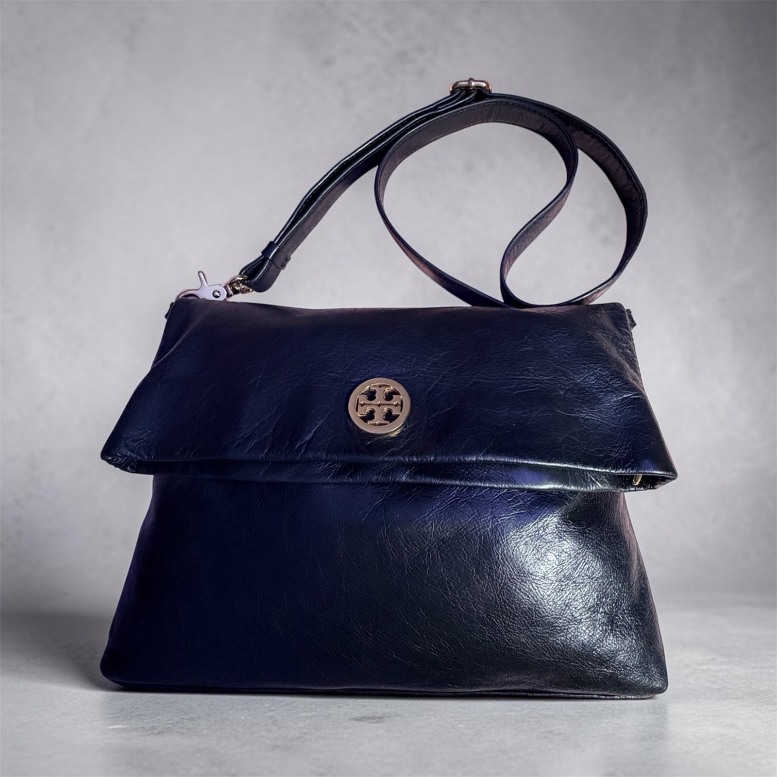 Tory Burch Dena Black Leather Foldover Crossbody Clutch Shoulder Bag Gold Logo