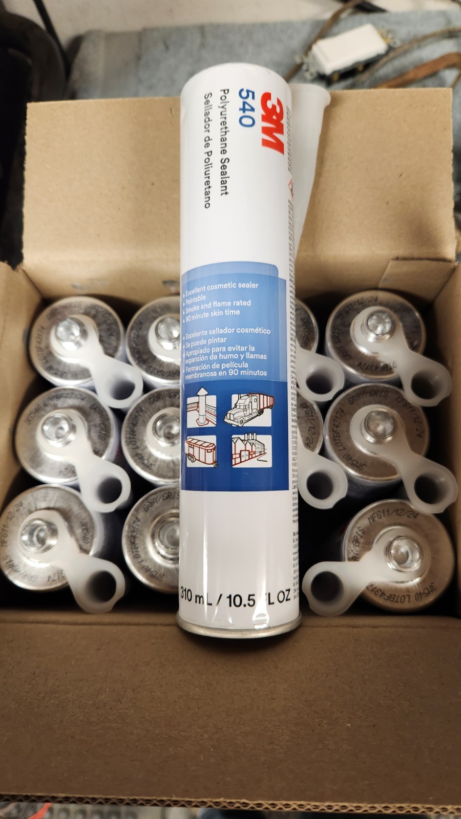 3M 540 Polyurethane Adhesive Sealant 10.5 fl Oz, Gray QTY 12 3M 540 Polyurethane Adhesive Sealant 10.5 fl Oz, Gray QTY 12