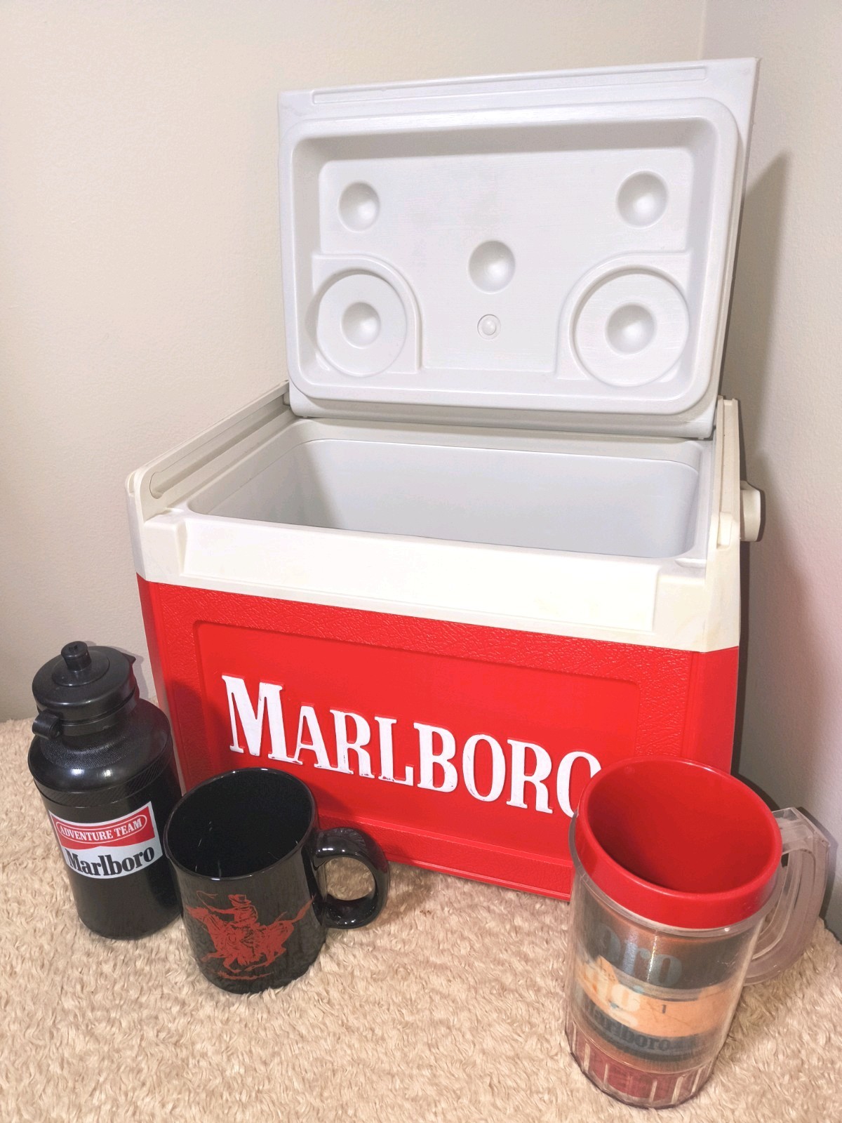 VG+ Vintage/90s Rare Marlboro Advertising Memorabilia: Cooler/Mug/Bottle/Tumbler VG+ Vintage/90s Rare Marlboro Advertising Memorabilia: Cooler/Mug/Bottle/Tumbler