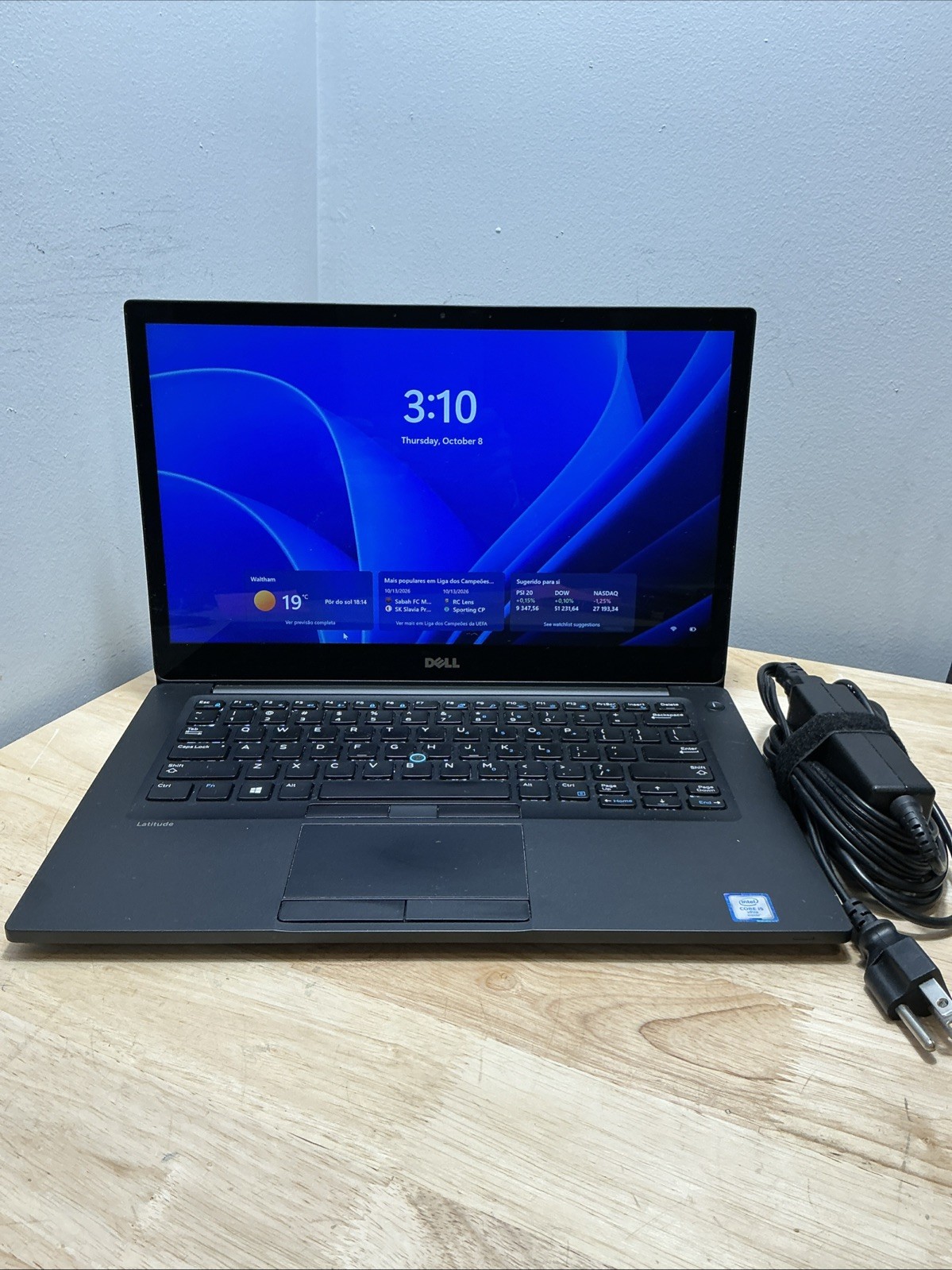 Dell Latitude 7480  Intel Core I5-6300u 2.40GHZ 8GB 256GB  Touch WCam W11 Cord