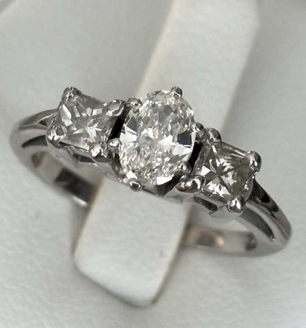 GIA 1/2 Ct Loose Oval Diamond H / I1
