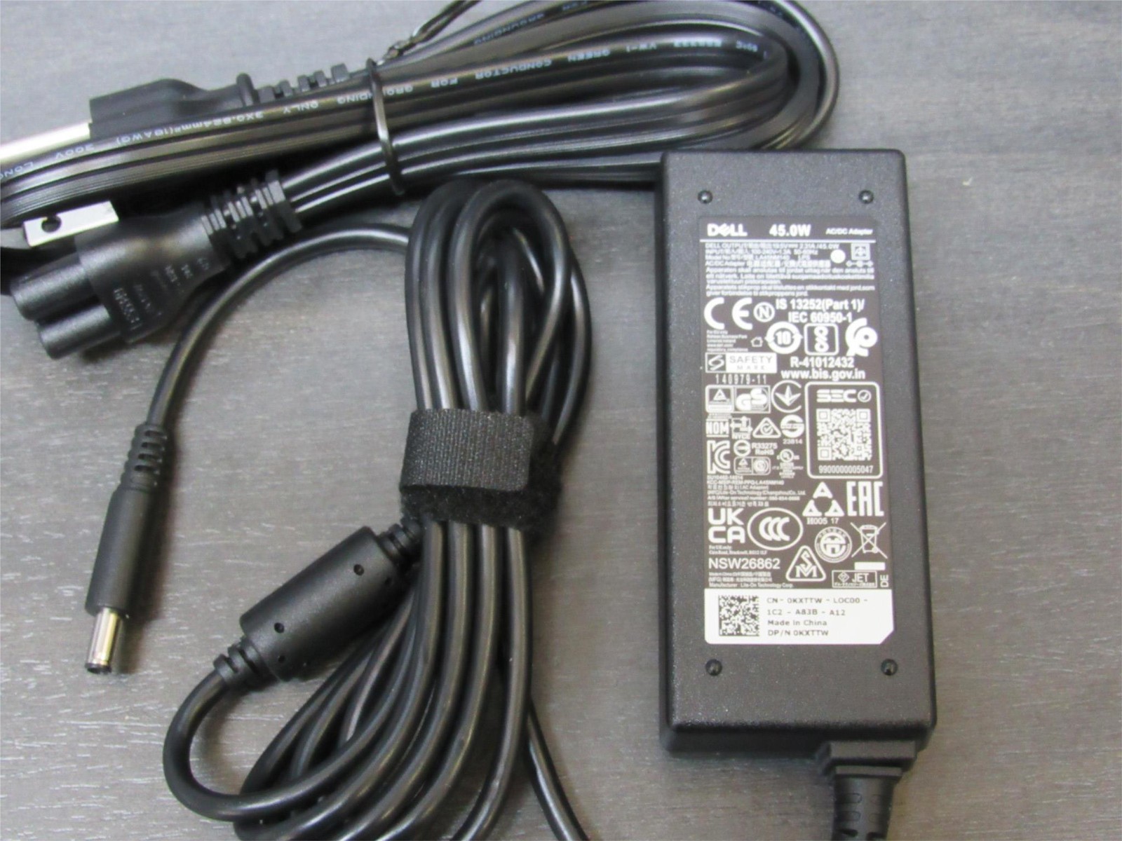10X OEM Dell XPS 45 Watt Power Adapters LA45NM140 Bulk Lot Chargers 10X OEM Dell XPS 45 Watt Power Adapters LA45NM140 Bulk Lot Chargers
