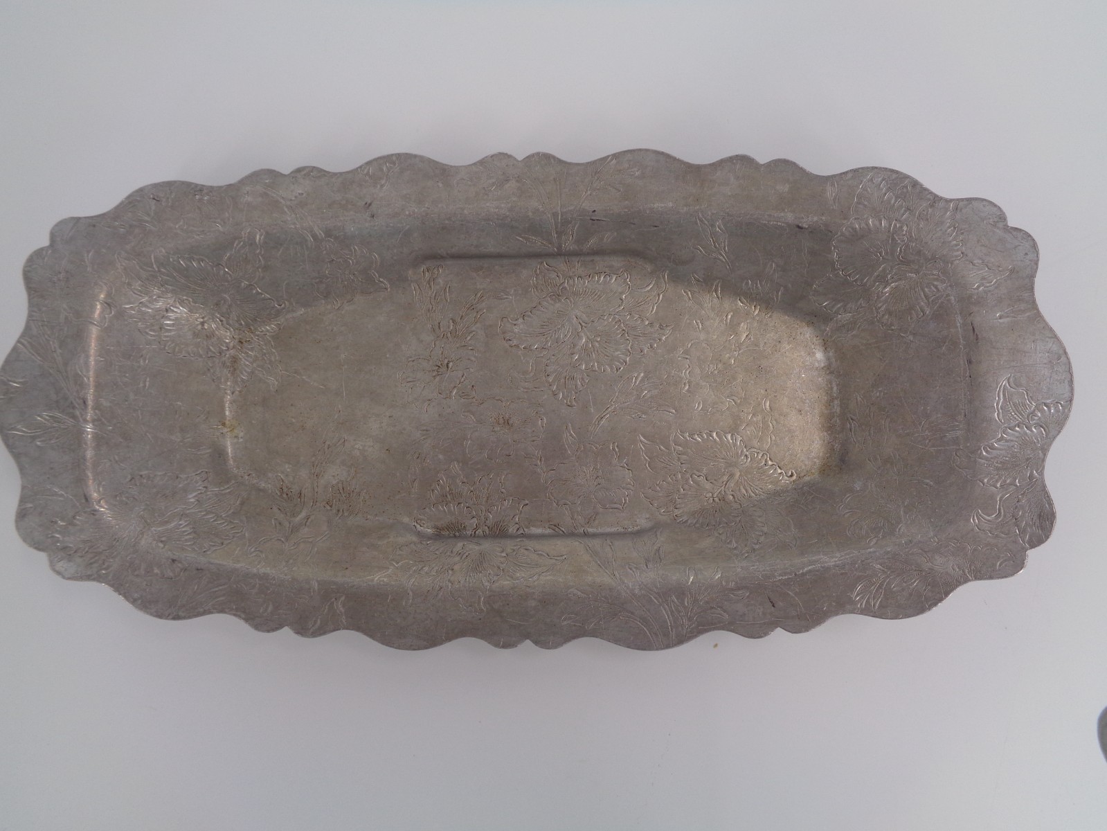 Vintage Forman Family Tray with Floral Pattern & Scalloped Edges Vintage Forman Family Tray with Floral Pattern & Scalloped Edges