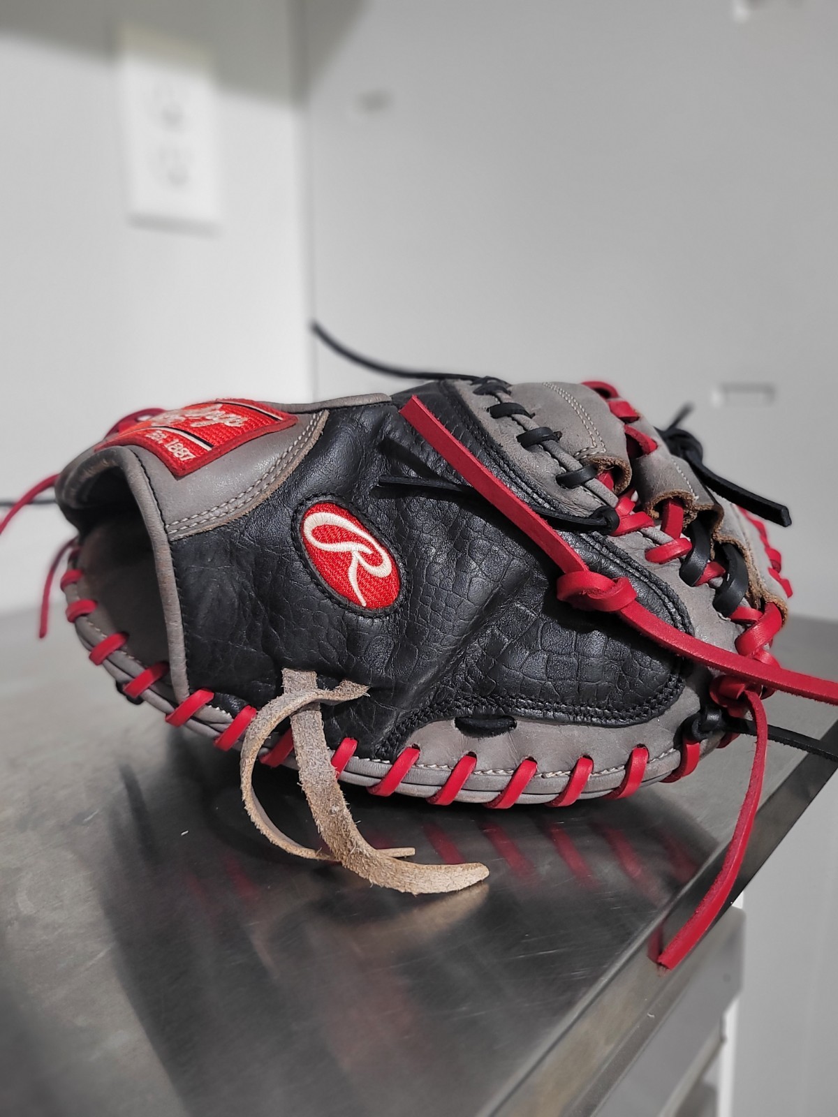 Rawlings Heart of the Hide Catchers Mitt 33 Rawlings Heart of the Hide Catchers Mitt 33