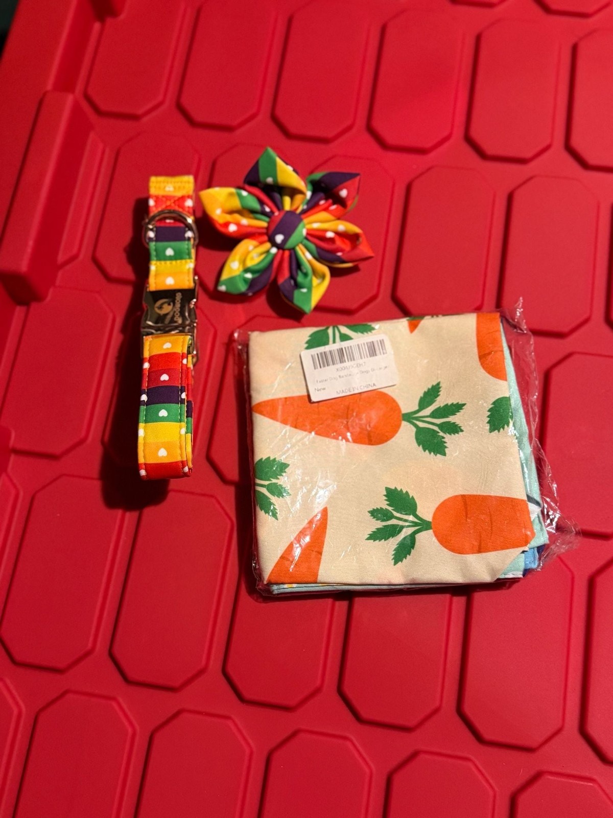 Dogwong Rainbow Heart Collar and Flower with Carrot Bandana Set small Dogwong Rainbow Heart Collar and Flower with Carrot Bandana Set small