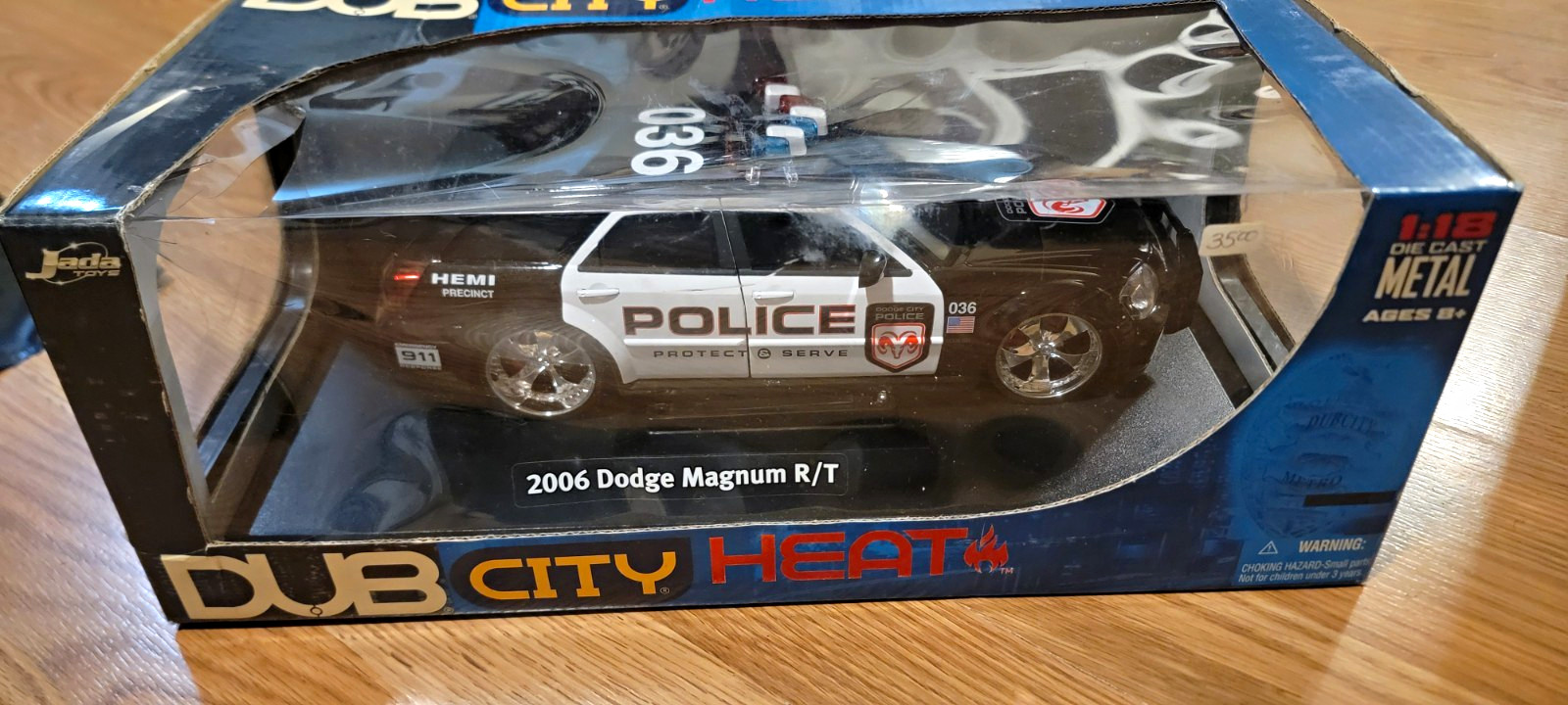 Jada Dub City Heat 2006 Dodge Magnum R/T Police 1:18 Diecast Opening Jada Dub City Heat 2006 Dodge Magnum R/T Police 1:18 Diecast Opening