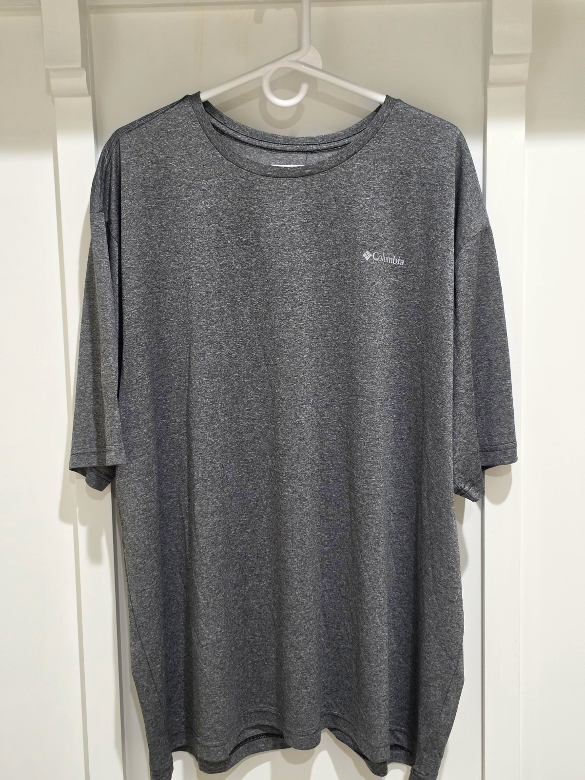 Columbia Men’s 4XL Gray Crew Neck Short Sleeve Omni-Wick and Wrinkle Resistant
