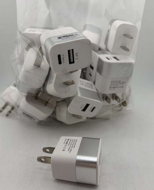 LOTF OF 32 DUAL PORT CHARGER USB-C AND USB FAST CHARGE FOR CELL PHONES UNUSED LOTF OF 32 DUAL PORT CHARGER USB-C AND USB FAST CHARGE FOR CELL PHONES UNUSED