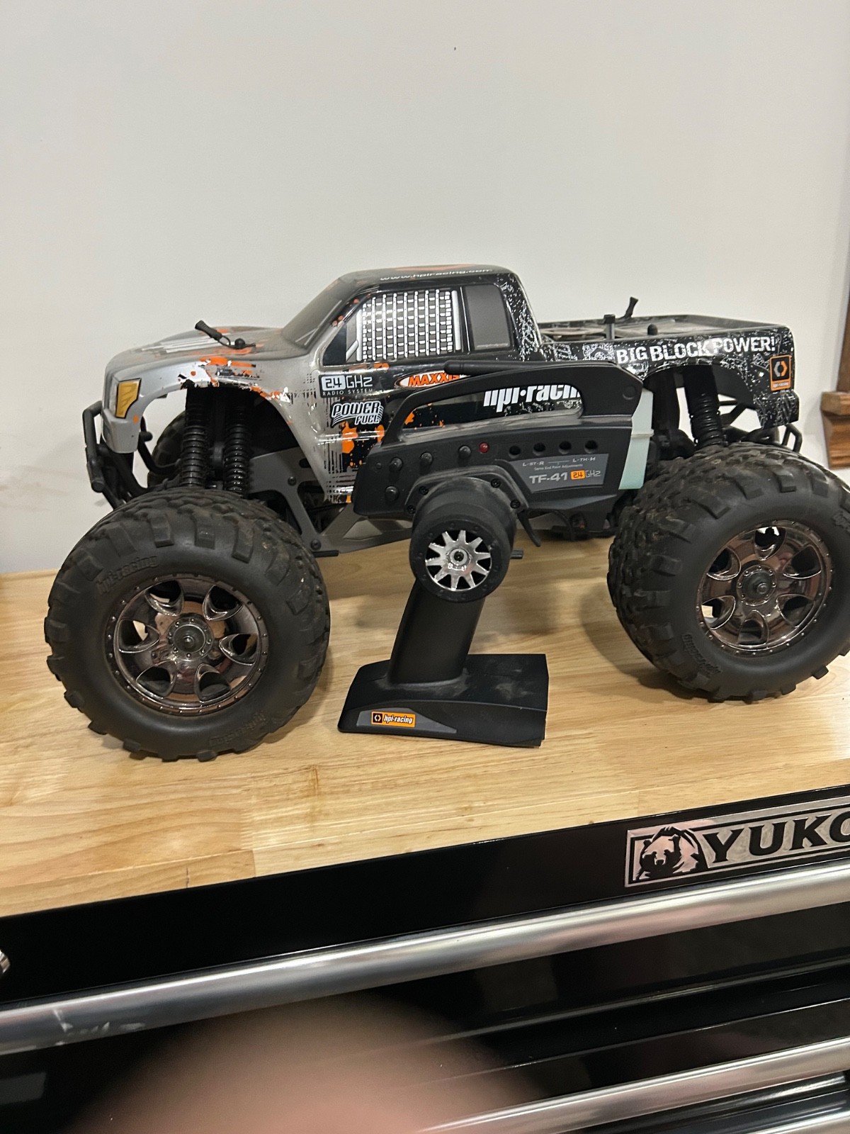 HPI SAVAGE RC NITRO 4.6 MONSTER TRUCK 4X4 1/8 SCALE (UNTESTED) PARTS OR REPAIR
