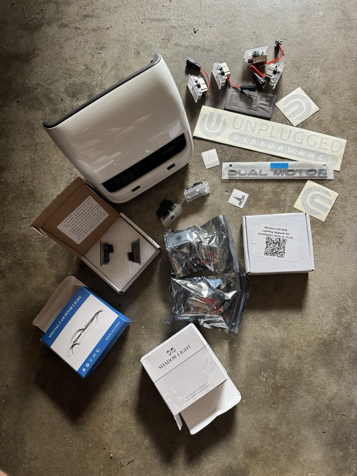 Tesla miscellaneous parts Model 3/y Tesla miscellaneous parts Model 3/y