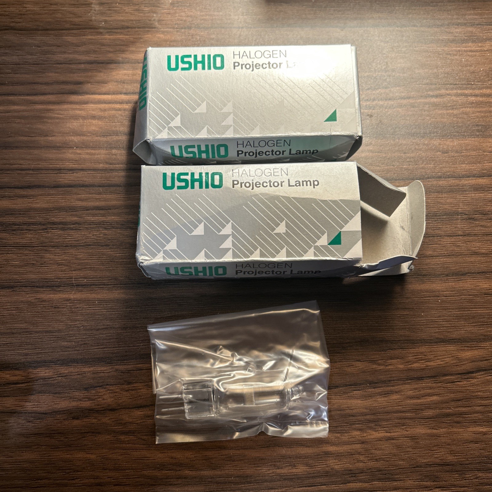 Pair of Ushio EVD 36V 400W Halogen Projector Lamp Bulbs 36V400W Pair of Ushio EVD 36V 400W Halogen Projector Lamp Bulbs 36V400W
