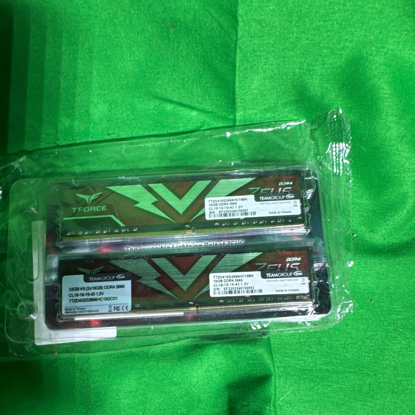 *BRAND NEW* TEAMGROUP T-FORCE Zeus 32GB (2x16GB) DDR4-2666 DIMM RAM *BRAND NEW* TEAMGROUP T-FORCE Zeus 32GB (2x16GB) DDR4-2666 DIMM RAM