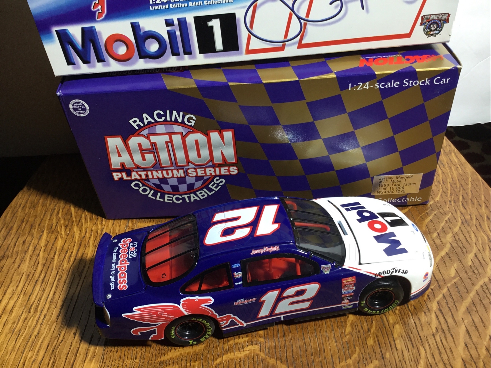 Action  1:24 JEREMY MAYFIELD #12 Die Cast Race Car.  MOBIL ONE NIB 1998