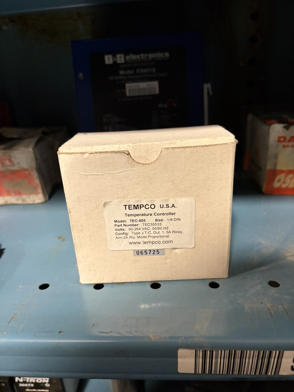 NEW TEMPCO TEC35533 TEC-805 90-264VAC NEW TEMPCO TEC35533 TEC-805 90-264VAC