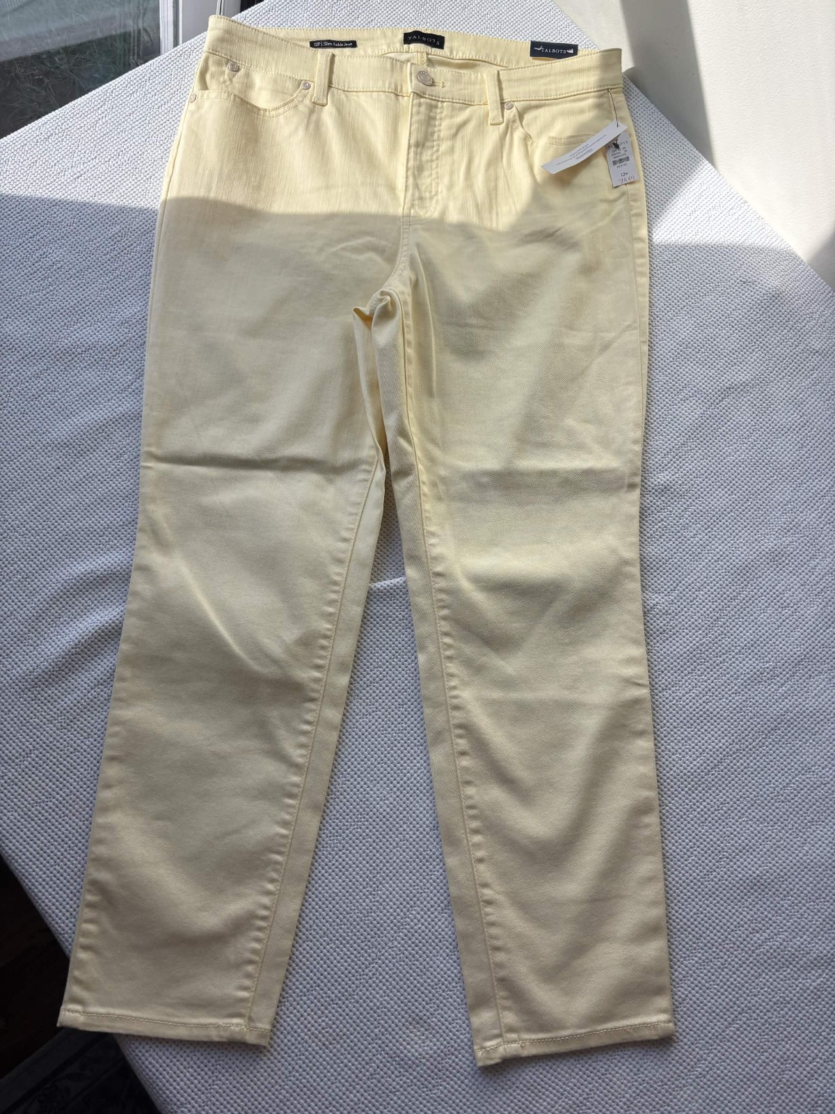 NWT Talbots Women\'s 12P Pale Yellow Slim Ankle Jean NWT Talbots Women\'s 12P Pale Yellow Slim Ankle Jean