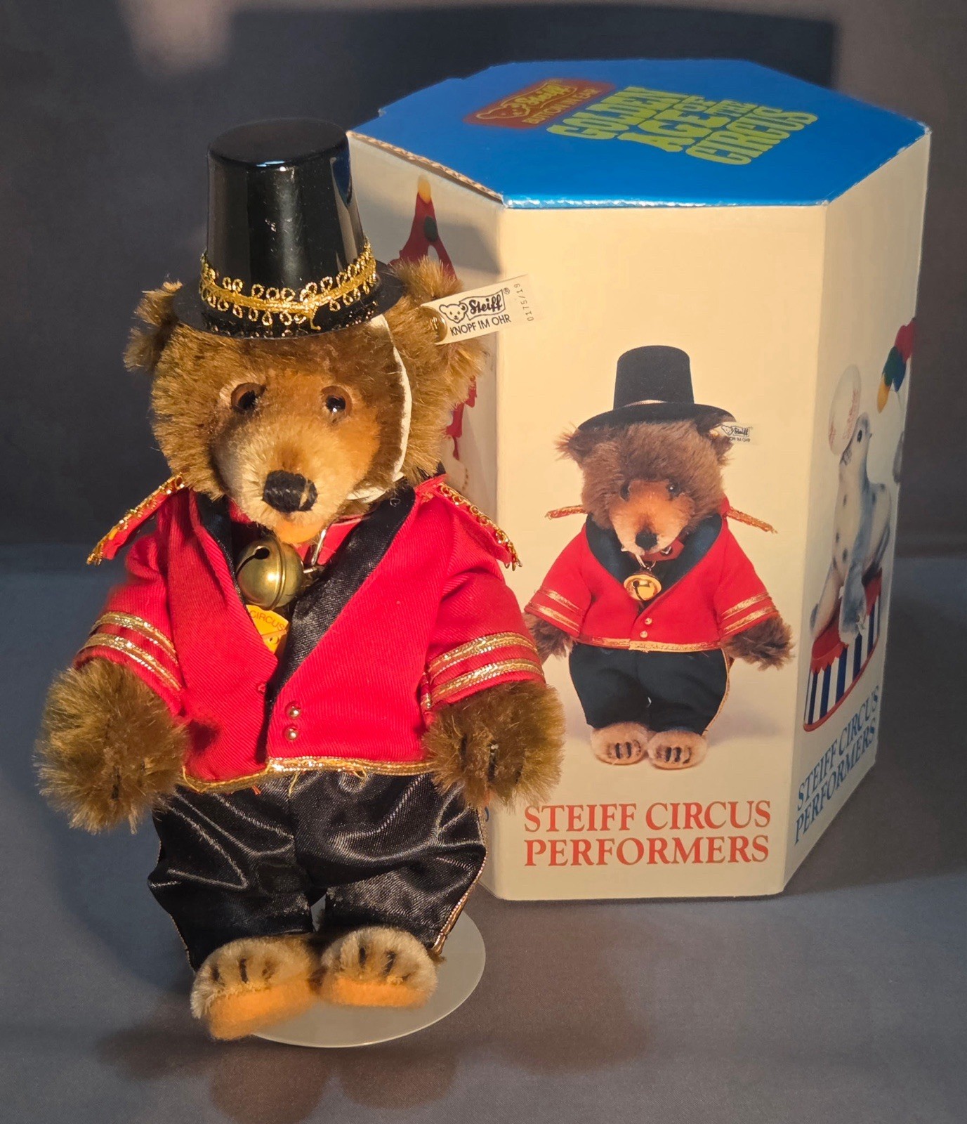Vintage Steiff Teddy Golden Age Of Circus Teddy Ringmaster 0175/19 NIB w/ Stand Vintage Steiff Teddy Golden Age Of Circus Teddy Ringmaster 0175/19 NIB w/ Stand