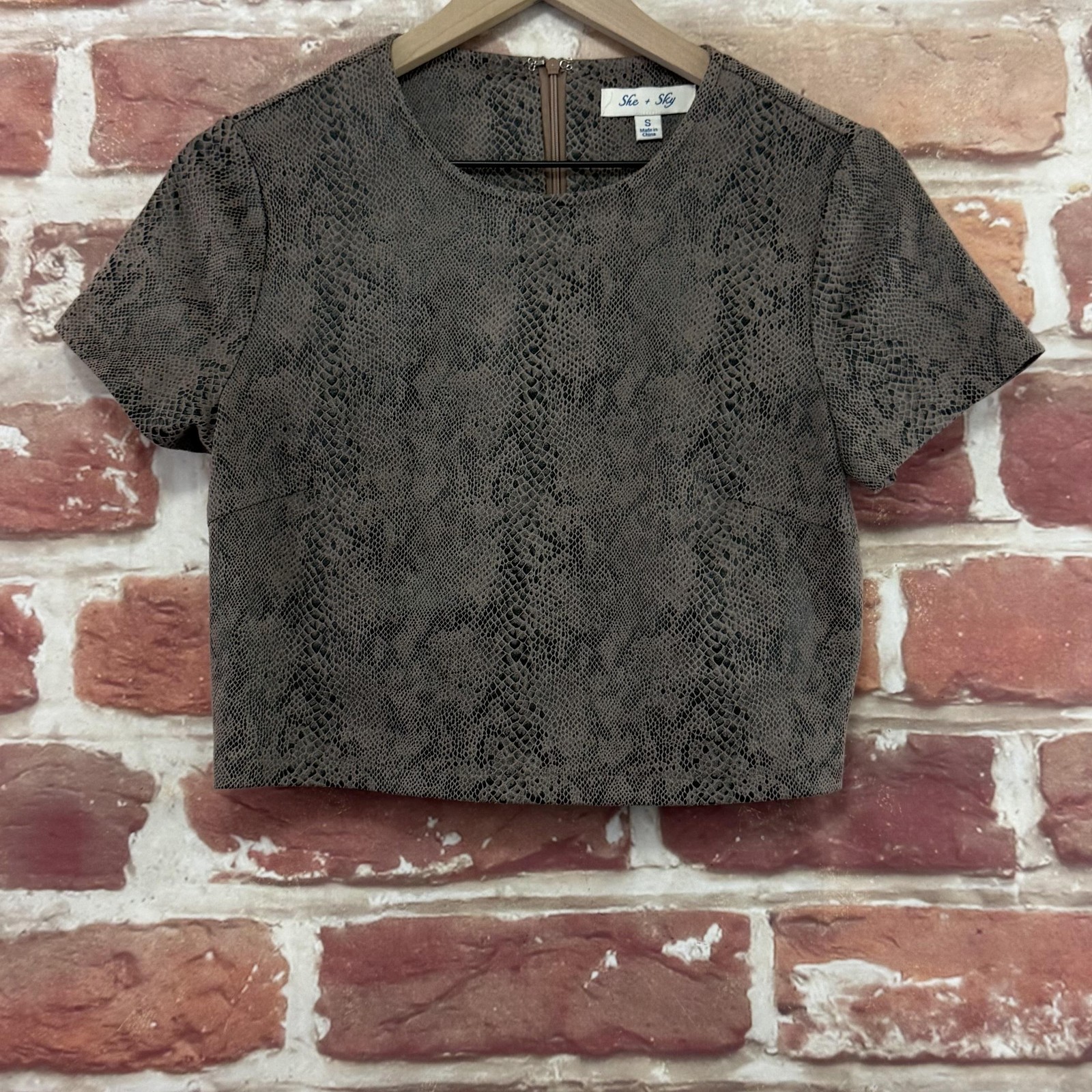 Anthropologie She + Sky Crop Top Womens Small Snakeskin Faux Leather Shirt