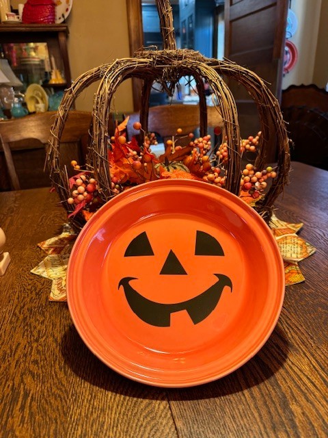 Vintage Fiesta / Fiestaware NIB 10.25 in Pumpkin Pie Jack-o-Lantern Pie Plate Vintage Fiesta / Fiestaware NIB 10.25 in Pumpkin Pie Jack-o-Lantern Pie Plate