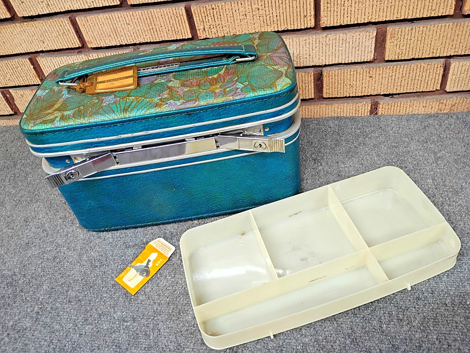 Samsonite FASHIONAIRE 1960s Vintage Hard Vanity Train Case Floral KEY Tray OldOS Samsonite FASHIONAIRE 1960s Vintage Hard Vanity Train Case Floral KEY Tray OldOS