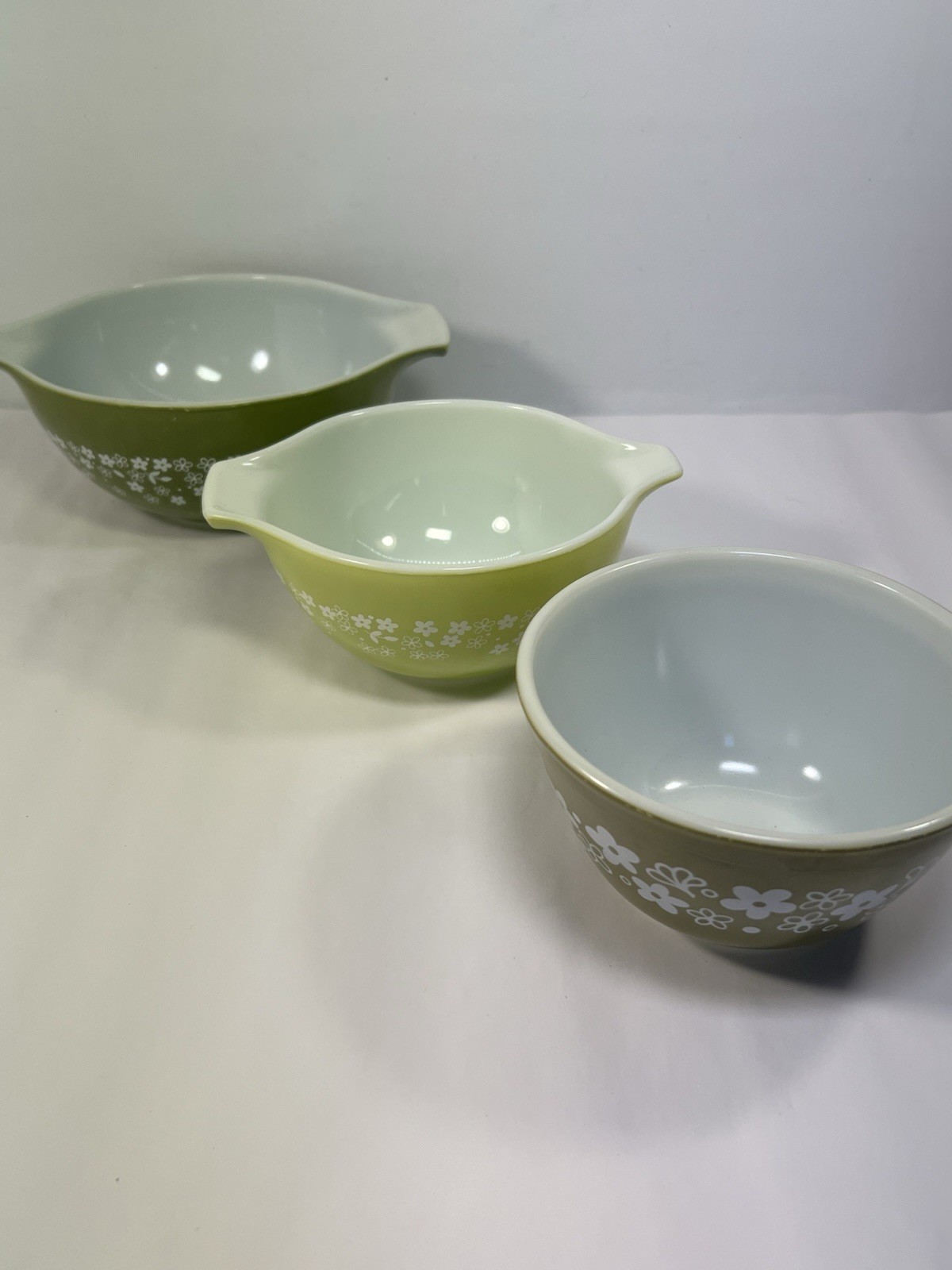 Vintage Pyrex Crazy Daisy Spring Blossom 441 & 442 Cinderella Mixing Bowls + 401 Vintage Pyrex Crazy Daisy Spring Blossom 441 & 442 Cinderella Mixing Bowls + 401