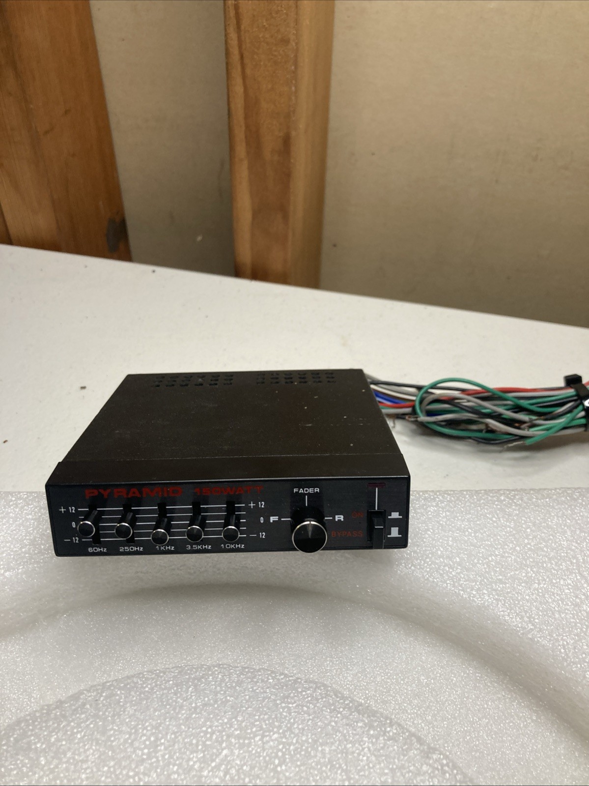 Vintage Pyramid Graphic Equalizer 150 Watts Model #SE301-VL. Untested. -P Vintage Pyramid Graphic Equalizer 150 Watts Model #SE301-VL. Untested. -P