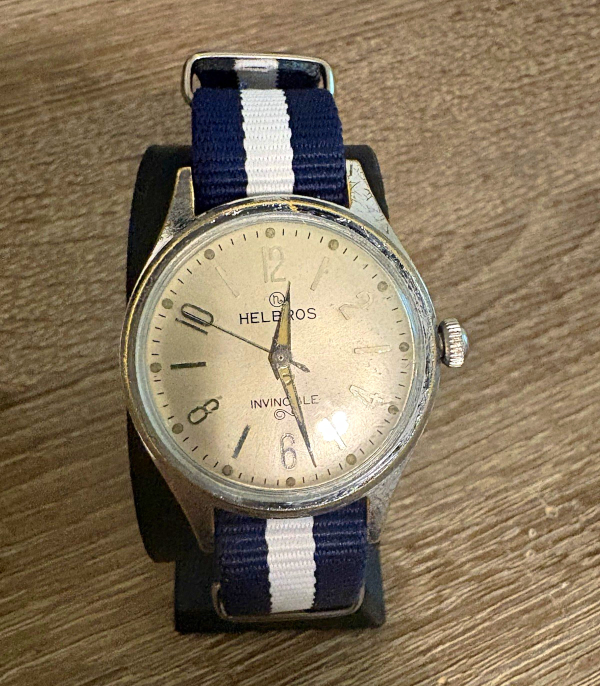 Helbros Invincible Vintage Manual Wind Analog Silver Dial 17J Nylon Strap Helbros Invincible Vintage Manual Wind Analog Silver Dial 17J Nylon Strap
