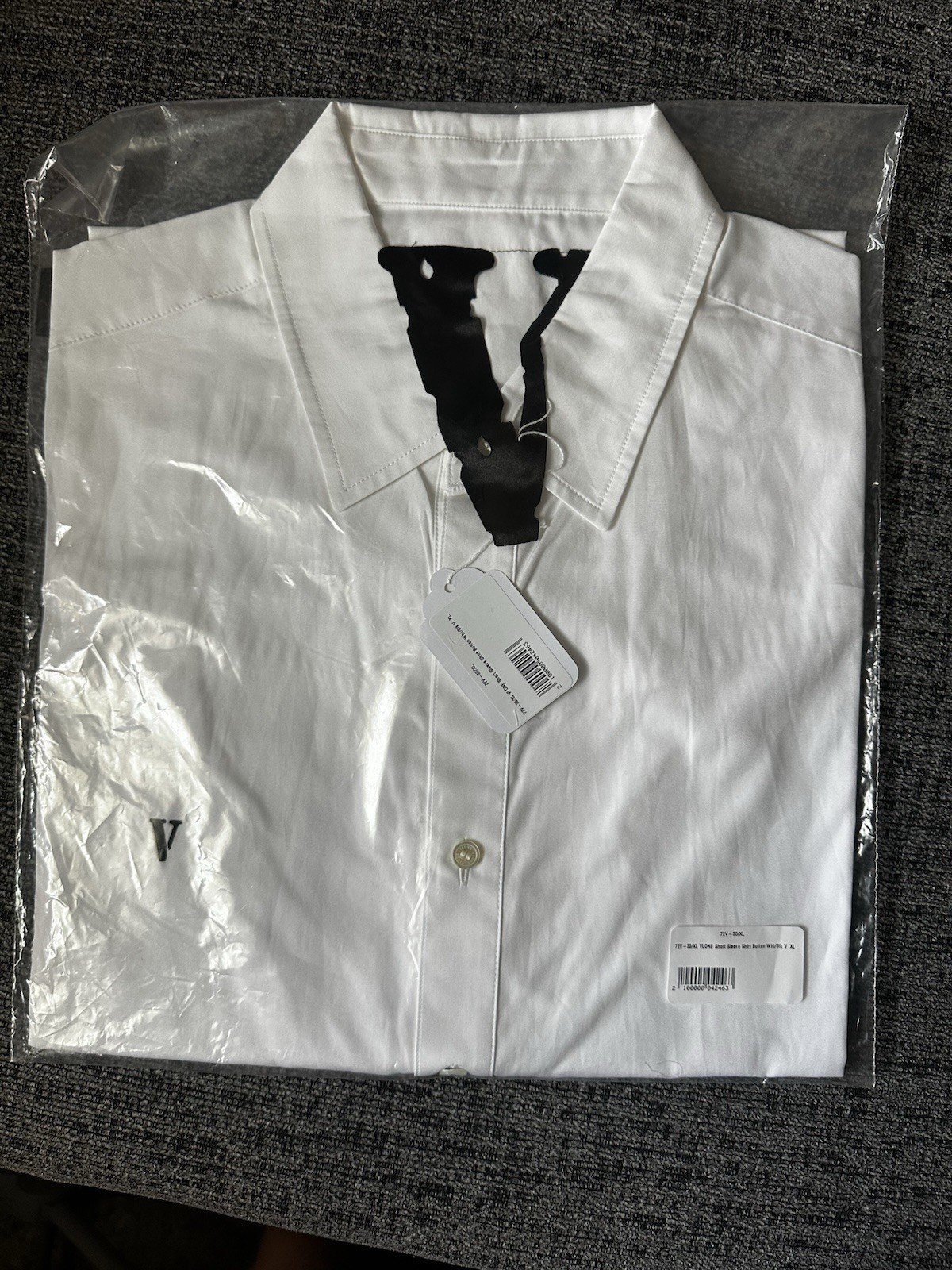 VLONE White Button-Up Shirt Size XL