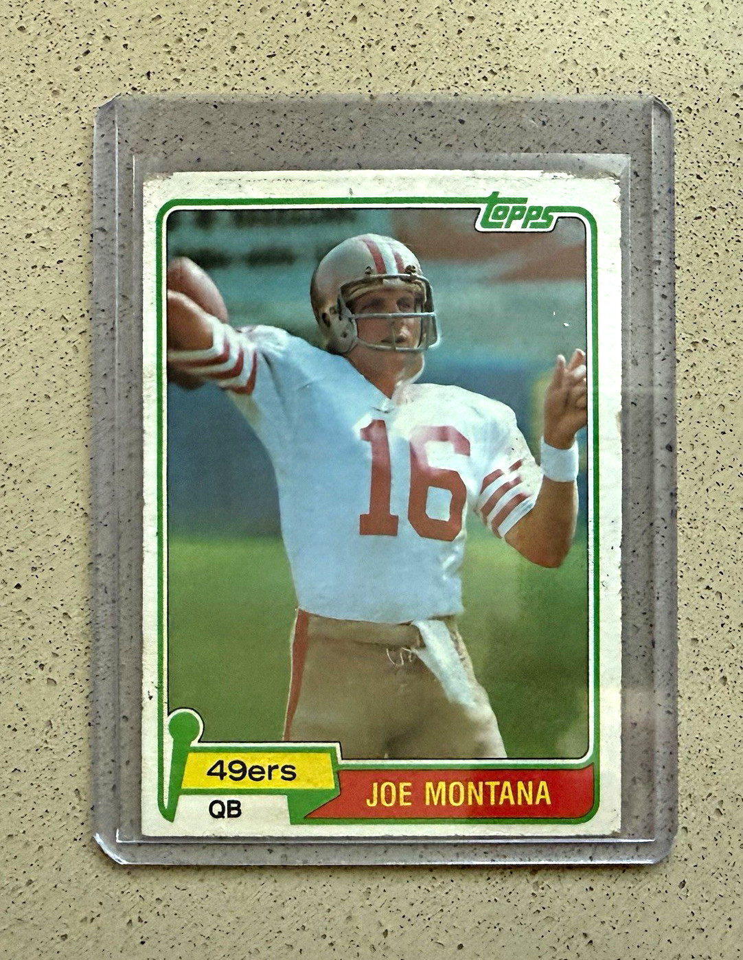 Topps 1981 Topps Joe Montana #216 Rookie RC Base Football San Francisco 49ers Topps 1981 Topps Joe Montana #216 Rookie RC Base Football San Francisco 49ers