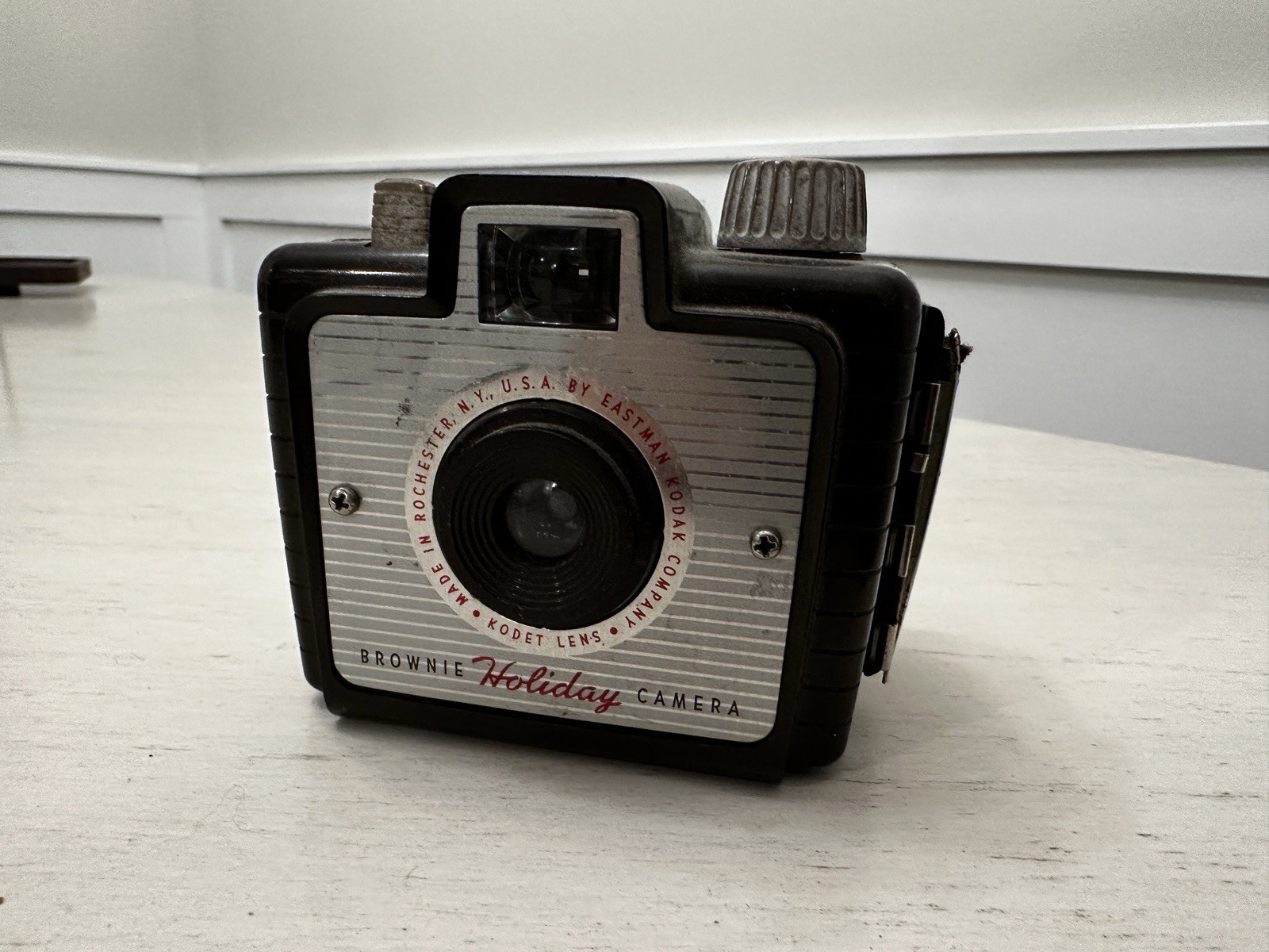 Vintage Kodak Brownie Holiday Flash Camera Film Kodet Untested Bakelite