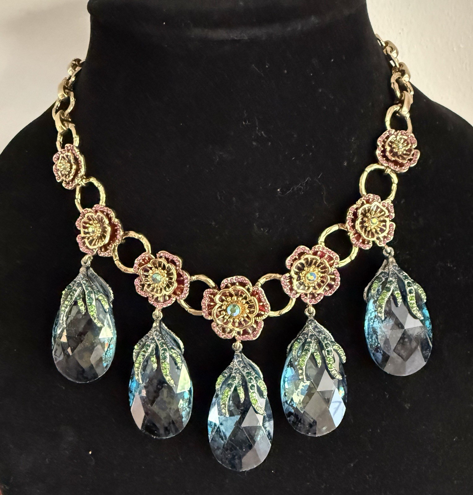 Betsey Johnson Enchanted Garden Chunky Teardrop Necklace NWT Betsey Johnson Enchanted Garden Chunky Teardrop Necklace NWT