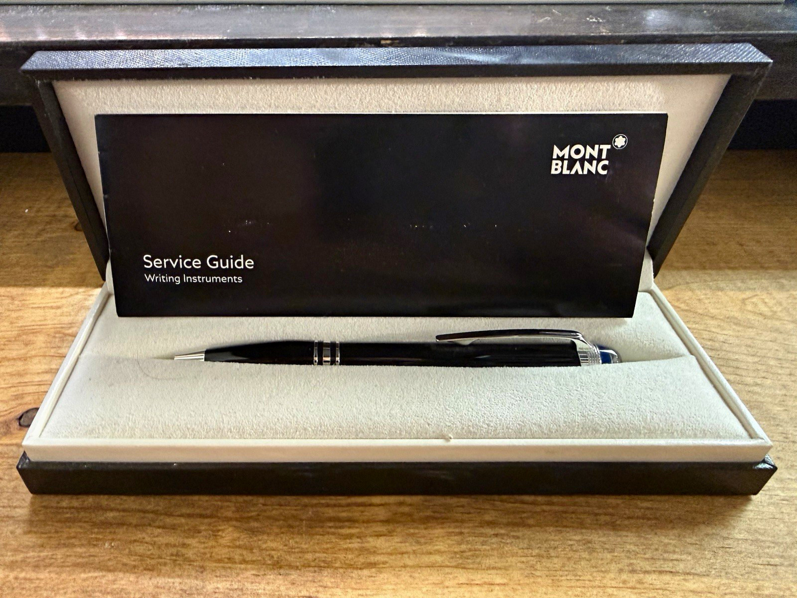 Montblanc StarWalker 8486 Black Resin Platinum Coated BallPoint Mint Never Used Montblanc StarWalker 8486 Black Resin Platinum Coated BallPoint Mint Never Used