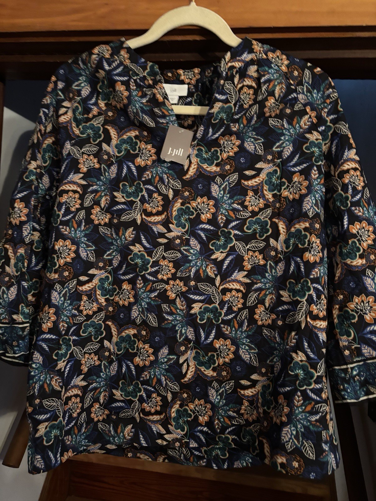 Jjill Blouse Pullover V neck 3/4 Sleeve size XS Jjill Blouse Pullover V neck 3/4 Sleeve size XS