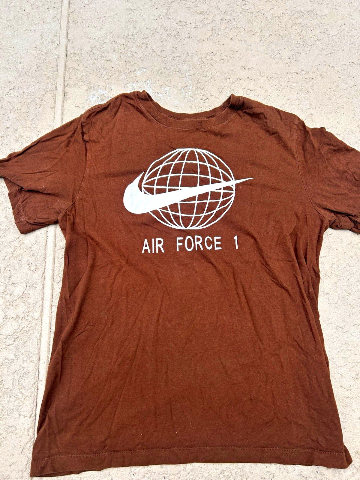 Nike The Nike Tee Men\'s M Brown Air Force 1 Graphic Crew Neck T-Shirt Nike The Nike Tee Men\'s M Brown Air Force 1 Graphic Crew Neck T-Shirt