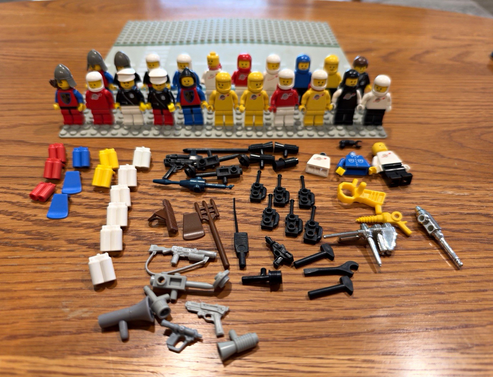 Vintage 1980s LEGO 21 Minifigures Lot Astronaut Officer Knight Accessories Vintage 1980s LEGO 21 Minifigures Lot Astronaut Officer Knight Accessories